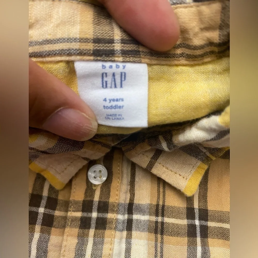 Lot of 4 boys button down long/ short sleeve dress shirts size 4